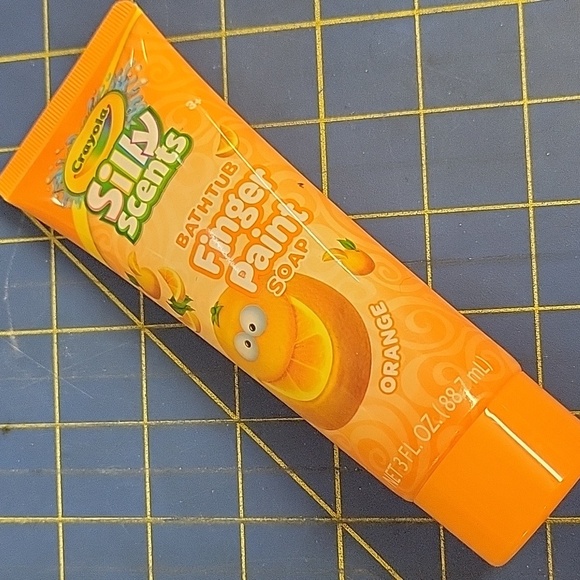 Bundle of 5 Crayola Silly Scents Bathtub Finger Paint Soap Apple Orange Marshmal - Picture 2 of 4